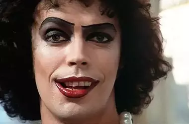 Tim Curry: Un'icona del cinema compie 80 anni