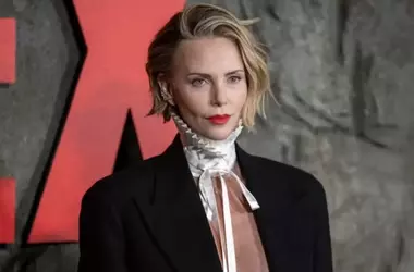 L'Eleganza Sobria di Charlize Theron al Red Carpet di Apex