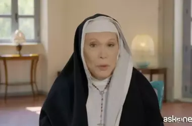 Il ritorno di Amanda Lear sullo schermo: un’interpretazione sorprendente in “La Sobrietà”