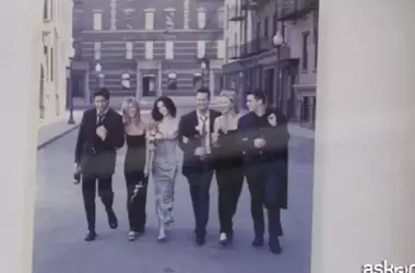 Asta di cimeli di "Friends" per beneficenza: un tributo a Matthew Perry