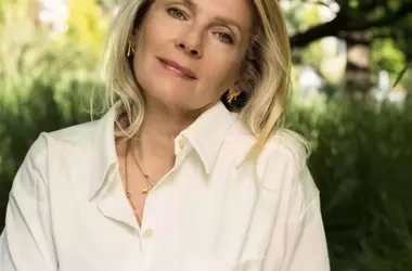 Joanna Bator e "L'Ora del Lupo": Un Viaggio Attraverso la Storia Familiare Polacca