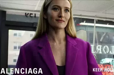 Balenciaga presenta la campagna A New York Minute con Sarah Pidgeon