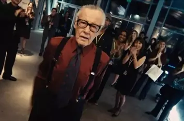 Stan Lee "Rivive" Digitalmente: L'Intelligenza Artificiale Restituisce Voce e Immagine all'Icona Marvel