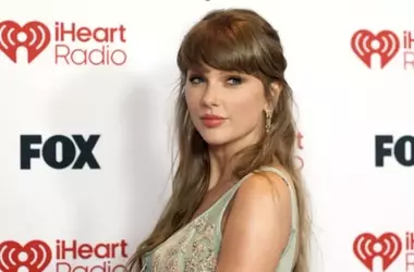 Il Mistero dell'Abito da Sposa di Taylor Swift: Omaggio a un'Icona e Scelte di Stile