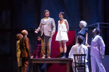 Stagione Teatrale Duse 2026/2027: Un Ponte tra Classici e Contemporaneità