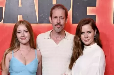 Aviana Olena: La figlia di Amy Adams Affascina sul Red Carpet e le Sue Radici Friulane