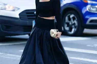 Crop top: stile elegante a ogni età