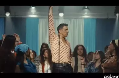 Francesco Gabbani celebra dieci anni di successi con un tour estivo e un nuovo singolo