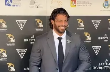 Can Yaman incanta Taormina: l'attore turco tra fan, sogni e l'atteso "Sandokan"