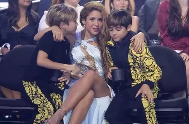 Il Destino di Shakira e il Legame Indissolubile con "Waka Waka": Musica, Amore e Famiglia