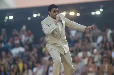Stili da Palcoscenico: L'Incontro tra Alta Moda e Performance Musicali dell'Estate 2026