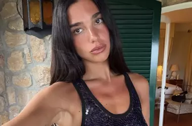 Addio Crespo: Consigli Essenziali per Capelli Perfetti in Estate
