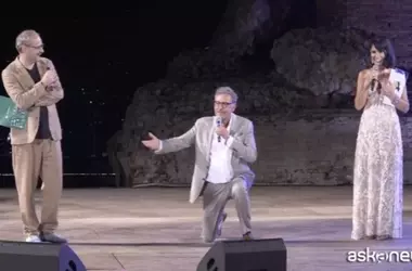 Un anniversario di matrimonio indimenticabile e celebrazioni stellate ai Nations Award di Taormina