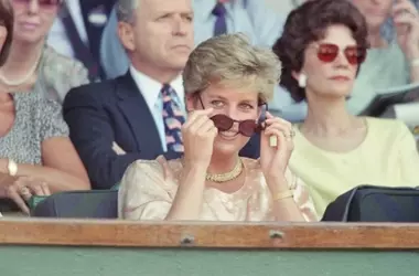 Lady Diana: L'Eterno Fascino del Suo Taglio Capelli che Conquista Nuove Generazioni