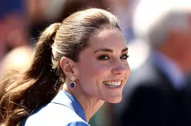 L'Eleganza di Kate Middleton a Wimbledon: La Coda di Cavallo Anti-Caldo Conquista