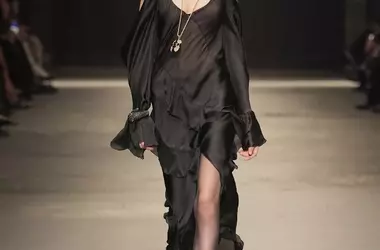 Matilde Lucidi: L'Ascesa di una Stella nell'Haute Couture Dior