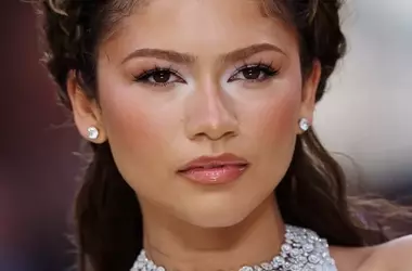 Le Ciglia Stiletto di Zendaya: Un Dettaglio Beauty che Definisce lo Sguardo