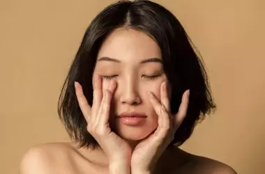 La rivoluzione della cipria: gel e spray per un make-up impeccabile