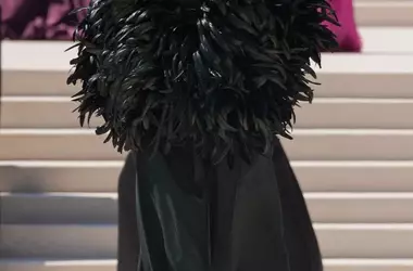 Gigi Hadid Ritorna Sulle Passerelle di Alta Moda con Balenciaga