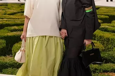 Stili Coordinati: Demi Moore e Tallulah Willis Brillano alla Sfilata Balenciaga Haute Couture