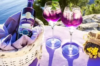 Lav'a Belle: L'Ascesa Rivoluzionaria dell'Aperitivo al Lavanda