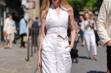 Il Gilet Bianco: L'Alternativa Elegante e Fresca al Blazer per l'Estate