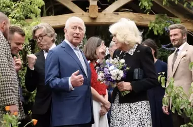 Incontro Reale a Edimburgo: La Regina Camilla e J.K. Rowling Uniti dalla Passione per i Libri Infantili