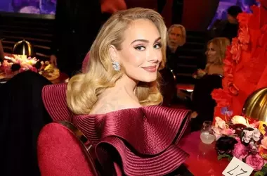 Adele e Tom Ford: Dalla Costiera Amalfitana al Set Cinematografico per un Nuovo Inizio