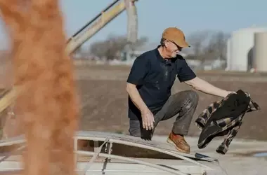 L'Innovazione Carhartt nei Poloshirt da Lavoro: Funzionalità e Stile per Ogni Professione