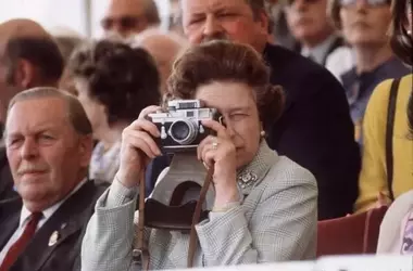 Obiettivo Reale: L'Intima Storia dei Windsor Attraverso la Fotografia