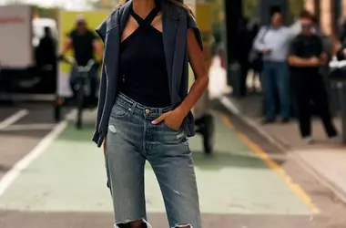 Il Ritorno Trionfale dei Jeans Anni '90: Stili Iconici e Abbinamenti Estivi