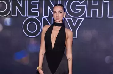 Stili a Confronto: Dua Lipa e Monica Barbaro Incantano al Red Carpet di "One Night Only"