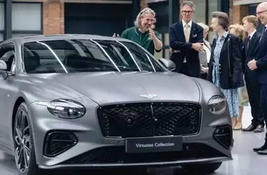 La Principessa Reale inaugura il nuovo impianto di verniciatura Bentley
