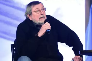 Addio al Maestro della Canzone d'Autore: Francesco Guccini ci Lascia a 86 Anni