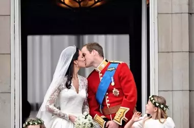 Il Matrimonio Reale di Ilyana di Pahang e Chris Froggatt: Una Favola Malese di Lusso e Tradizione