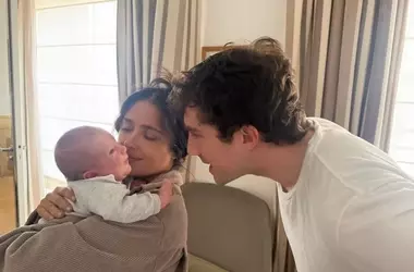 Salma Hayek Celebra l'Arrivo del Primo Nipote: Un Nuovo Capitolo Familiare per l'Attrice