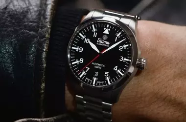 Tutima Glashütte presenta il Flieger T5: un orologio da aviatore che unisce tradizione e innovazione nel titanio