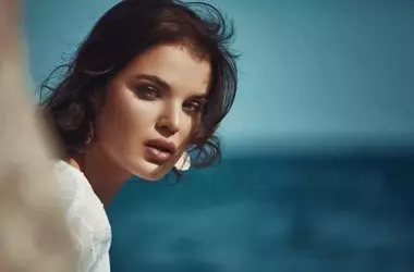 Il segreto del make-up a lunga durata delle assistenti di volo