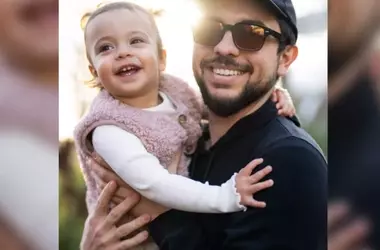 Rania di Giordania: La Felicità Duplicata per le Nipoti Gemelle e l'Omaggio di Nomi Reali
