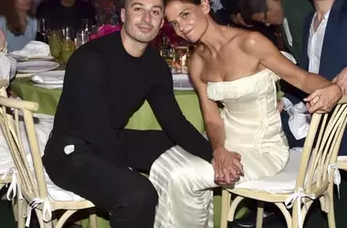 Katie Holmes e Jason Bard Yarmosky: Una Relazione Che Fiorisce Sotto i Riflettori