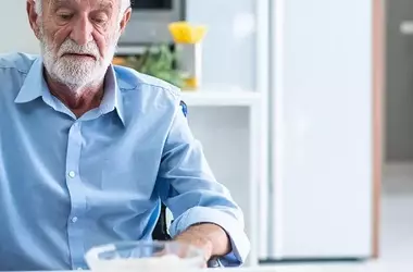 La Lotta alla Malnutrizione Anziana: Riconoscimento, Prevenzione e Benessere Quotidiano