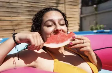 Oltre l'Insalata: Il Mondo Ricco di Nutrienti delle Verdure a Foglia