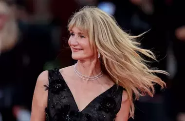 Laura Dern: Il Taglio di Capelli "Effetto Botox" Che Incanta Venezia