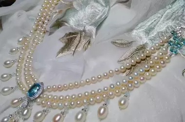 Gioielli da Sposa: Guida Completa per un Look Nuziale Indimenticabile