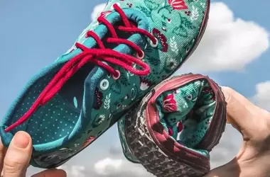 L'arte di camminare a piedi nudi: l'ascesa delle scarpe minimaliste da uomo