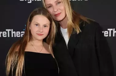 Uma Thurman e Maya Hawke Incantano alla Settimana della Moda di Milano con Omaggio a Miuccia Prada