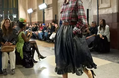 Riscoprire l'Eleganza: La Gonna a Ruota Stile Anni '50 Trionfa nell'Autunno 2026