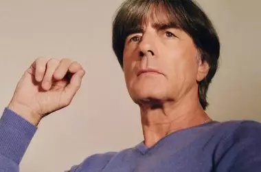 Lidl e Strenesse Blue: la moda d'autunno per tutti, con il ritorno del maglione iconico di Jogi Löw