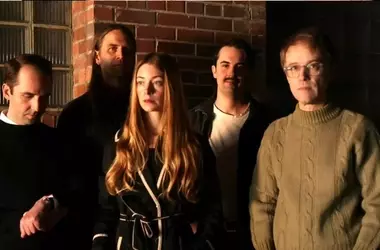 GLAMORAMA: Un Viaggio Sonoro tra Indie Rock, Wave e Post Punk