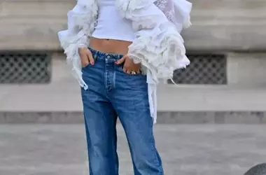 Zendaya e il Trionfo del Jeans a Vita Bassa nell'Alta Moda Louis Vuitton